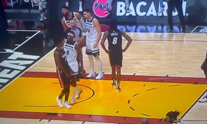 【影片】巴特勒怒噴Towns:你軟得像小寶寶拉的屎!Towns回擊,裁判給雙方判技犯!-黑特籃球-NBA新聞影音圖片分享社區