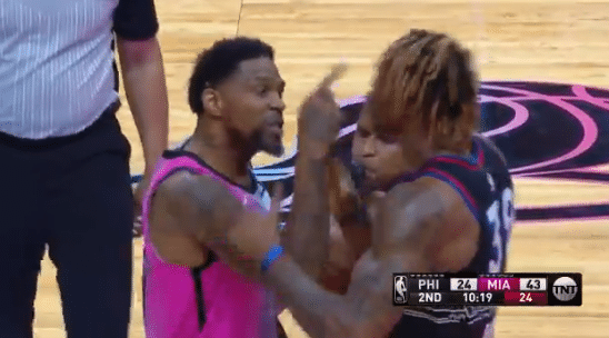 【影片】衝突!Ariza和Embiid互噴雙雙吃T,40歲老將怒推Howard被驅逐離場!-黑特籃球-NBA新聞影音圖片分享社區