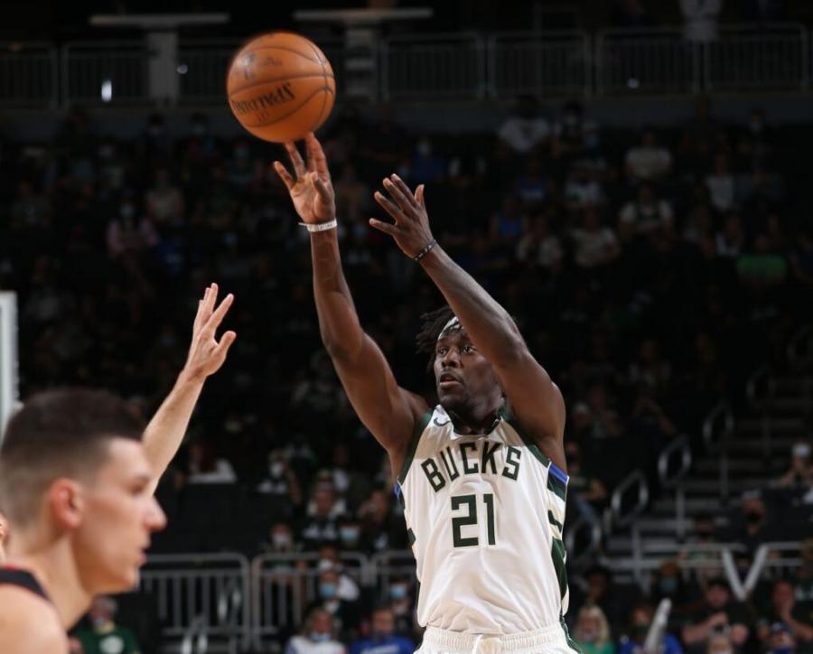 正負值+37隊內第一!Holiday轟11+7+15創紀錄,名記:他徹底改變了公鹿命運!(影)-黑特籃球-NBA新聞影音圖片分享社區