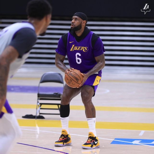 再反轉!ESPN曝詹皇明天就選擇復出:湖人曾兩次用傷病報告當煙霧彈…-黑特籃球-NBA新聞影音圖片分享社區