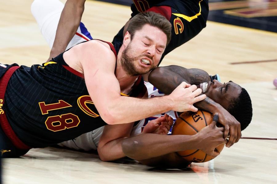 Return of Love, Dellavedova gives Cavs hope for playoff push | WFXRtv