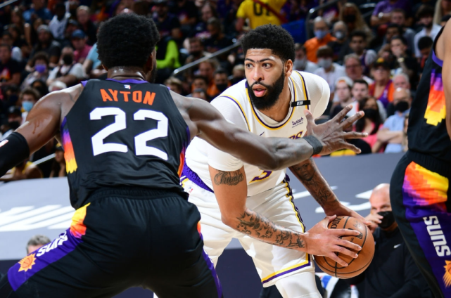 熱搜第一!Davis不敵Ayton賽后自責,名嘴:Booker讓James看起來老了-黑特籃球-NBA新聞影音圖片分享社區