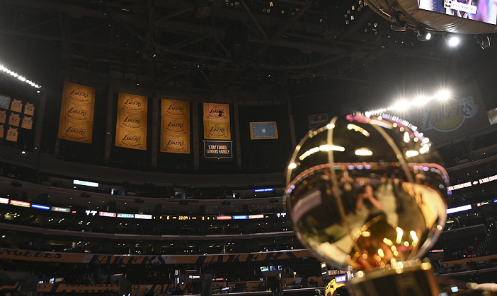 命懸一線!湖人直通季後賽條件太嚴峻,必須兩戰全勝+獨行俠或拓荒者全敗!-黑特籃球-NBA新聞影音圖片分享社區