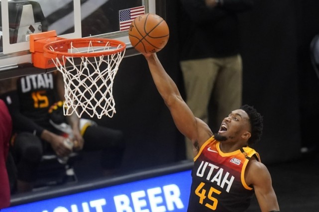 詹姆斯真沒看錯人！他想復刻06年的韋德？Mitchell兩戰82分太炸裂！（影）-黑特籃球-NBA新聞影音圖片分享社區