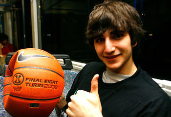 NBA歷史上最帥八大球星!喬治上榜,愛神僅排第二,榜首可以直接出道做演員!-黑特籃球-NBA新聞影音圖片分享社區