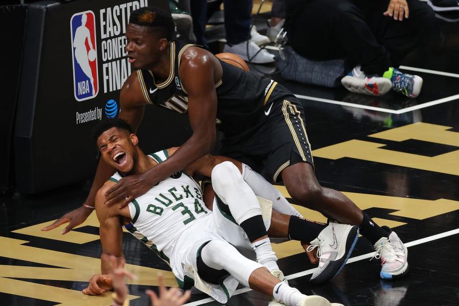 Giannis Antetokounmpo injury: Updates on Bucks superstar after hyperextended knee - SBNation.com