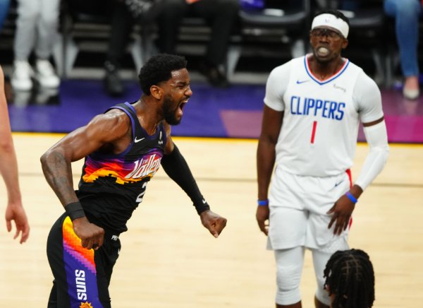 WATCH: DeAndre Ayton &amp; Phoenix Suns Pull Off Insane Game Winning Alley-Oop  In Game 2 vs LA Clippers - EssentiallySports