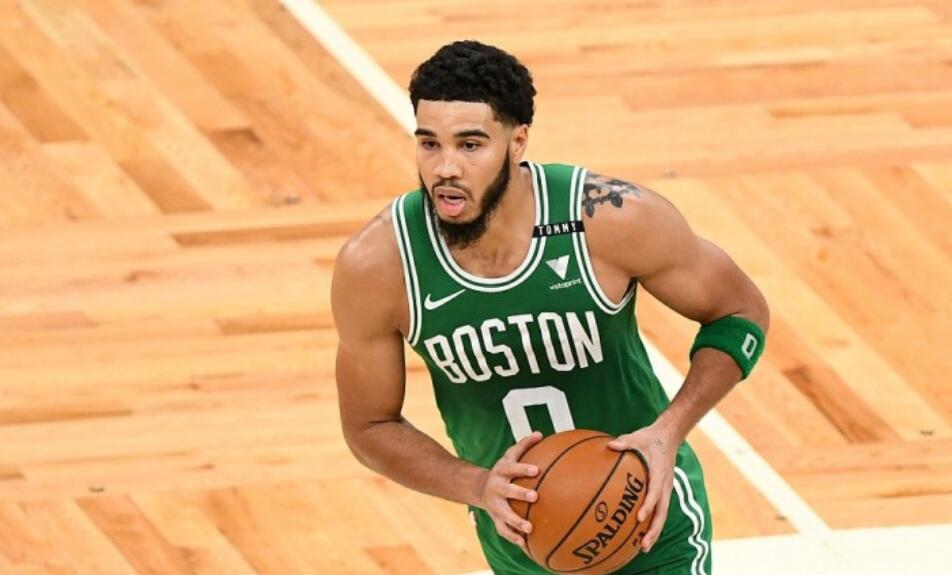 同樣是季後賽單場50分,Tatum年僅22歲就達成,Kobe和詹皇幾歲做到?-黑特籃球-NBA新聞影音圖片分享社區