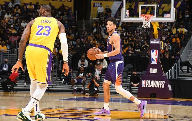 太陽4-2湖人 | Booker狂砍47+11，詹姆斯29+9+7，太陽淘汰湖人晉級次輪！（影）-黑特籃球-NBA新聞影音圖片分享社區