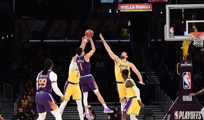 拒絕逆轉!Booker高效砍下47+11迎里程碑,三項數據創個人新高(影)-黑特籃球-NBA新聞影音圖片分享社區