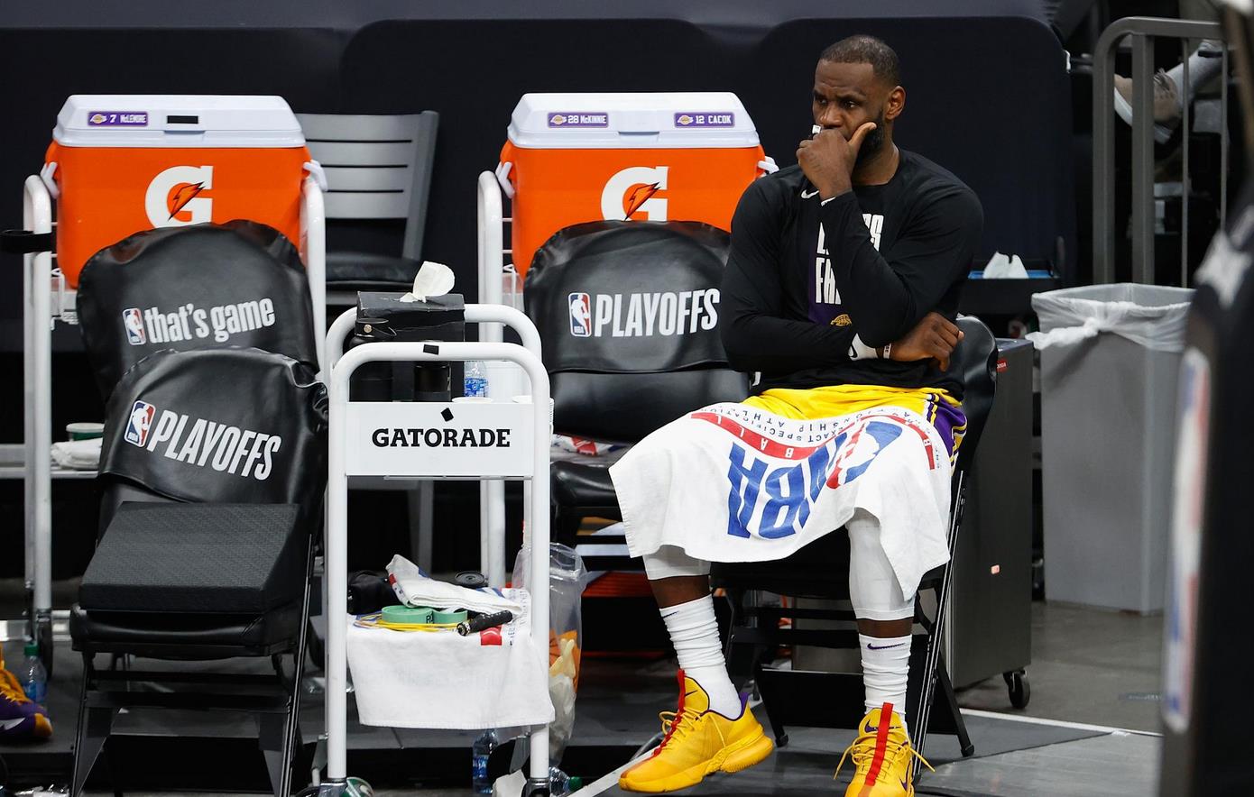 湖人出局!一眉哥主動攬責,詹皇:本賽季沒有打出全部實力,期待休賽期!-黑特籃球-NBA新聞影音圖片分享社區