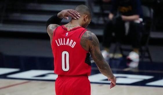 湖人球迷瘋狂招募小李！名嘴透露訊息，尼克楊：Lillard和詹眉能三連冠！-黑特籃球-NBA新聞影音圖片分享社區