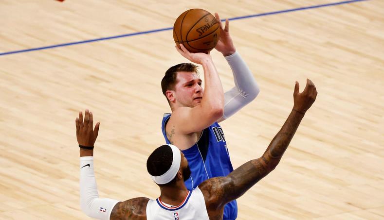 獨行俠跟隊記者批判：若是非自然動作造成犯規就不該給罰球！-黑特籃球-NBA新聞影音圖片分享社區