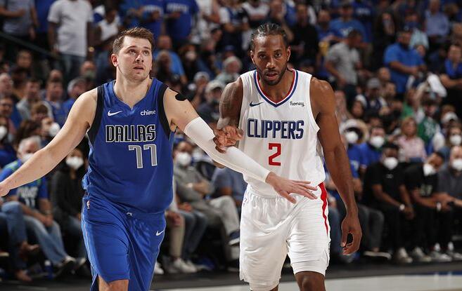 打的就是你!Leonard連續點名單打東契奇,25中18瘋砍45分平生涯紀錄!(影)-黑特籃球-NBA新聞影音圖片分享社區