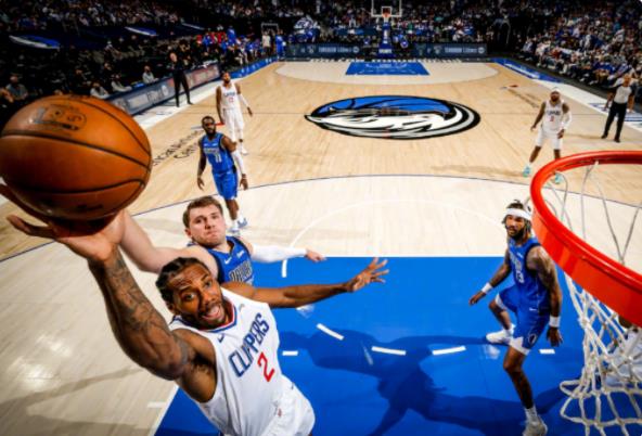 打的就是你!Leonard連續點名單打東契奇,25中18瘋砍45分平生涯紀錄!(影)-黑特籃球-NBA新聞影音圖片分享社區