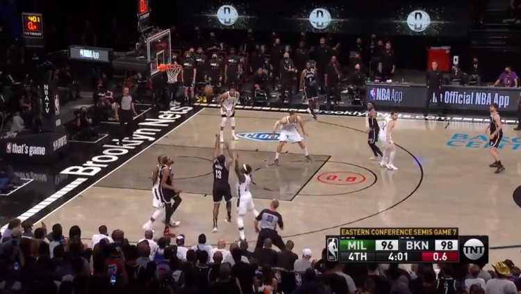 大心臟！哈登無視防守命中打板壓哨三分-黑特籃球-NBA新聞影音圖片分享社區