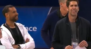 考察一番~ 勇士總經理邁爾斯和主帥Steve Kerr現身芝加哥聯合試訓-黑特籃球-NBA新聞影音圖片分享社區