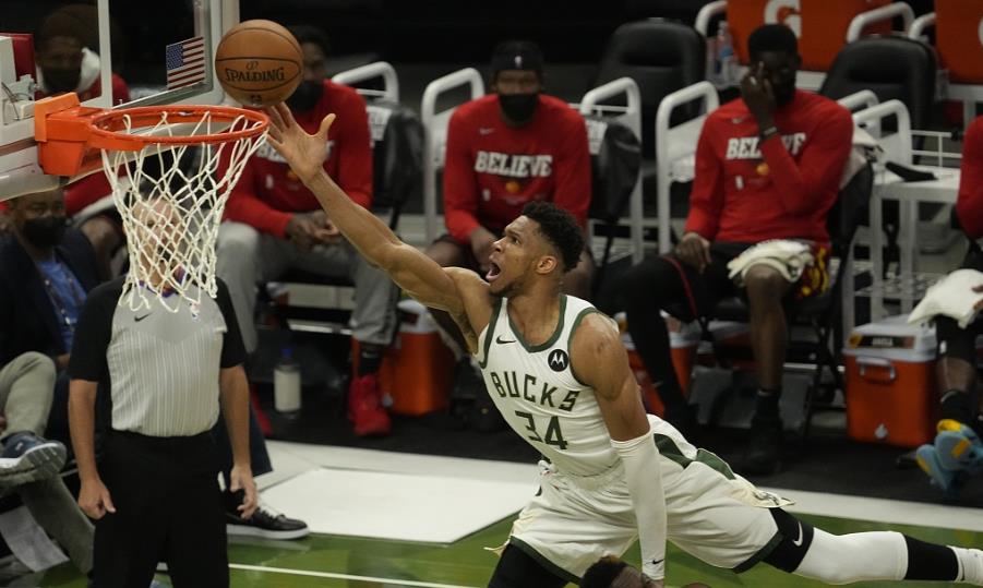 不願承認超時?字母哥談罰球準備時間過長:通常只用8-9秒,或者說臨界10秒!-黑特籃球-NBA新聞影音圖片分享社區