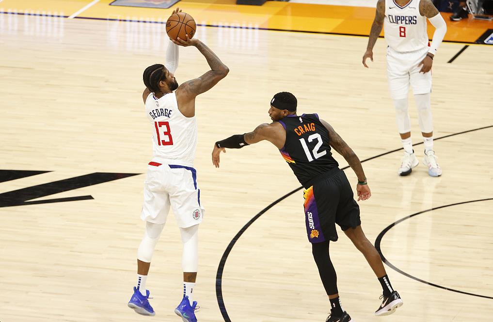 快艇2-3太陽 | 喬治狂轟41+13,Booker空砍31分,保羅22+8,快艇客場擊敗太陽!(影)-黑特籃球-NBA新聞影音圖片分享社區