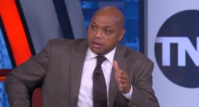 僅得18+11，字母哥又一次被杜蘭特完爆，賽後Frye這番點評更是虐心：他只是個健身男！-黑特籃球-NBA新聞影音圖片分享社區