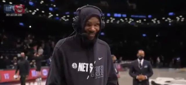 僅得18+11，字母哥又一次被杜蘭特完爆，賽後Frye這番點評更是虐心：他只是個健身男！-黑特籃球-NBA新聞影音圖片分享社區