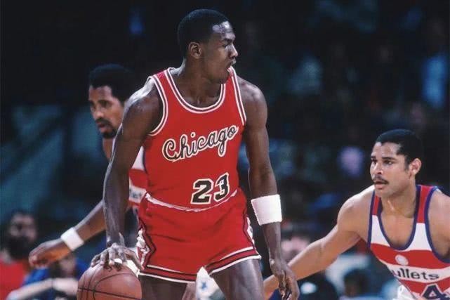 NBA巨星季後賽首秀表現如何?詹姆斯32+11+11,Kobe的出場時間不到1分鐘?-黑特籃球-NBA新聞影音圖片分享社區