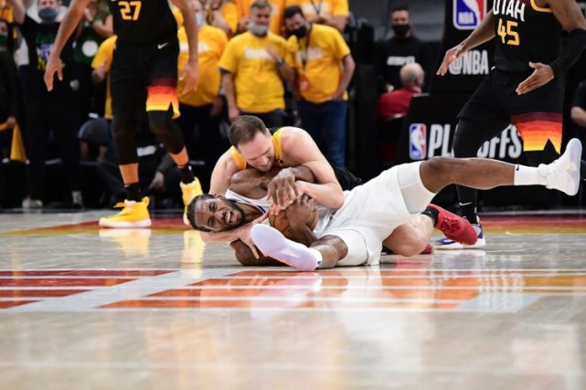 末節2分2失誤！爵士悍將防住「當代喬丹」立大功，連Perkins也忍不住盛讚！-黑特籃球-NBA新聞影音圖片分享社區