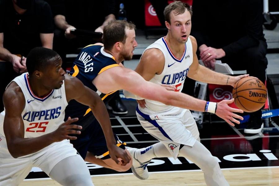 4年6400萬終於用了！快艇Kennard系列賽首次進入正常輪換！-黑特籃球-NBA新聞影音圖片分享社區