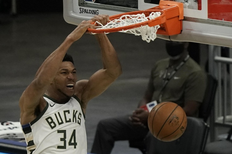 公鹿和老鷹本賽季例行賽交手3次，公鹿2勝1負佔優！-黑特籃球-NBA新聞影音圖片分享社區