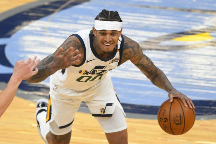 不愧是最佳第六人!Clarkson半場8中6砍下15分,超過快艇的喬治和可愛-黑特籃球-NBA新聞影音圖片分享社區