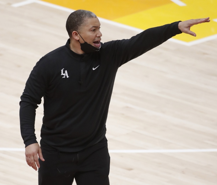 命硬！盧執教生涯季後賽面臨被淘汰的比賽10勝2負-黑特籃球-NBA新聞影音圖片分享社區