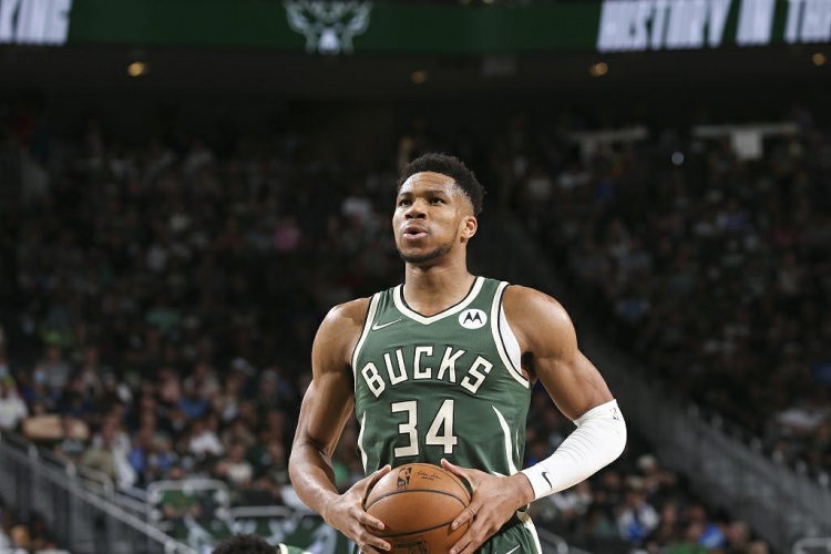 Nate McMillan:如果字母哥罰球再超10秒希望裁判能夠吹罰-黑特籃球-NBA新聞影音圖片分享社區