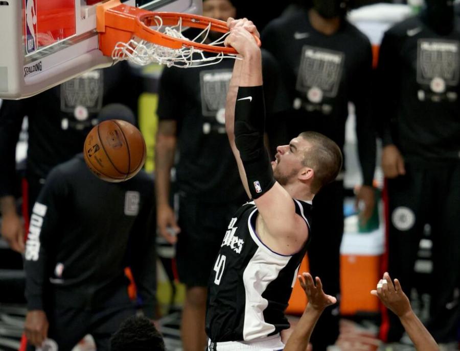 正負值+28第一！湖人舊將變快艇沖冠利器，轟15+16反壓制狀元太狠！-黑特籃球-NBA新聞影音圖片分享社區