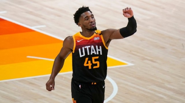 詹姆斯真沒看錯人！他想復刻06年的韋德？Mitchell兩戰82分太炸裂！（影）-黑特籃球-NBA新聞影音圖片分享社區