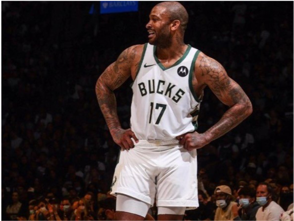 3抄截,正負值高達+34!公鹿有意續約塔克,球迷:籃網不想要嗎?-黑特籃球-NBA新聞影音圖片分享社區