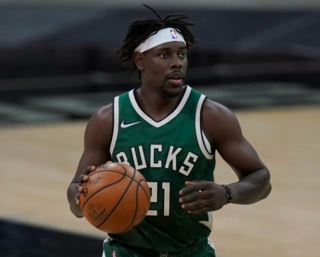 【影片】14中4又如何？生死時刻送上准絕殺，關鍵大心臟，公鹿交易迎億元巨頭太對了！-黑特籃球-NBA新聞影音圖片分享社區