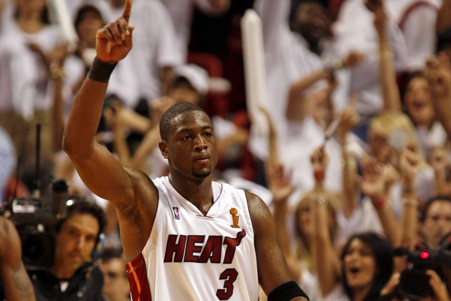 Rewind: Wade plays hero in Game 3 of &#39;06 Finals - Hot Hot Hoops