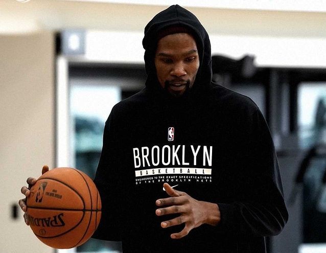 明日正式打響！籃網全力備戰公鹿，兜帽版杜蘭特上線，官方預警：風暴就要來了-黑特籃球-NBA新聞影音圖片分享社區