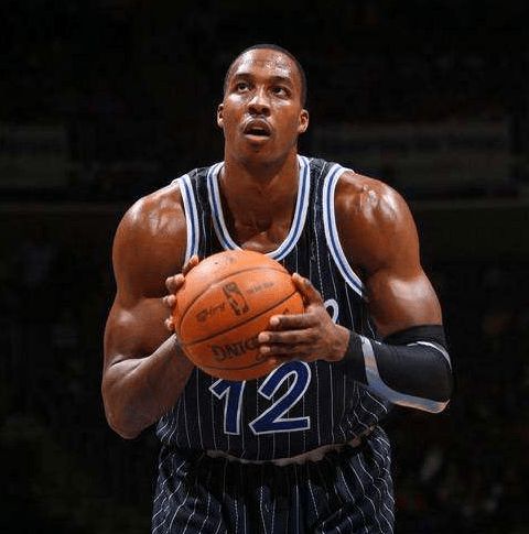 肌肉太強是什麼感覺？ NBA這5位硬生生把球衣穿成緊身衣