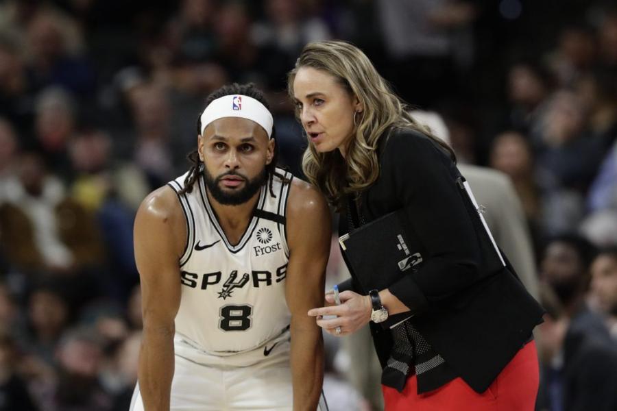 Becky Hammon has the Makings of an Incredible Head Coach. Period. - Venus Sports