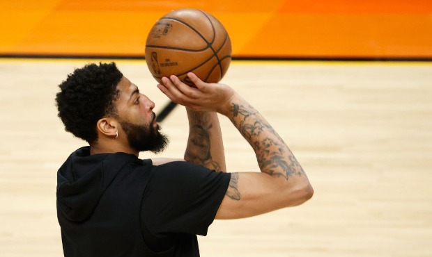 Anthony Davis waiting to be cleared, is game-time decision for Lakers