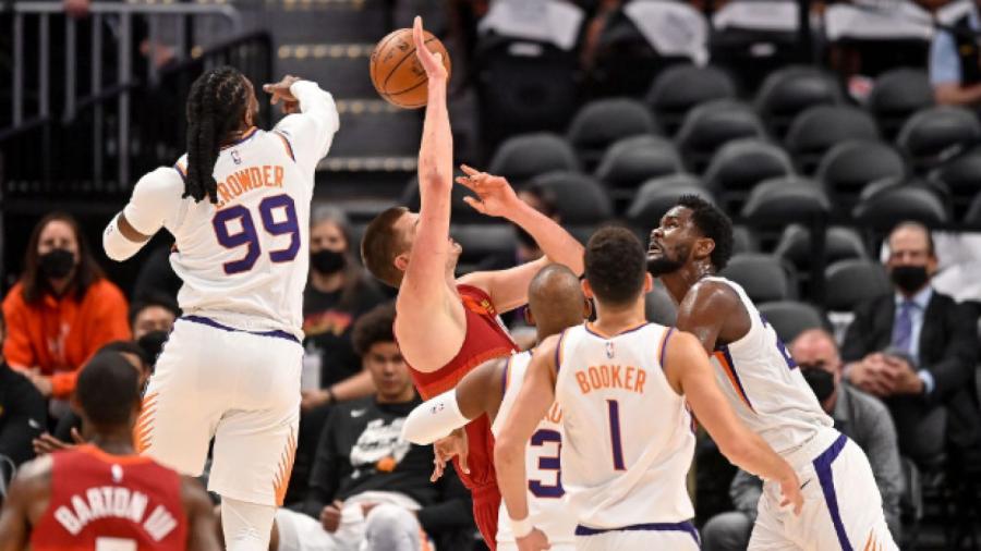 Suns have block party in 1st quarter of Game 4 vs. Nuggets