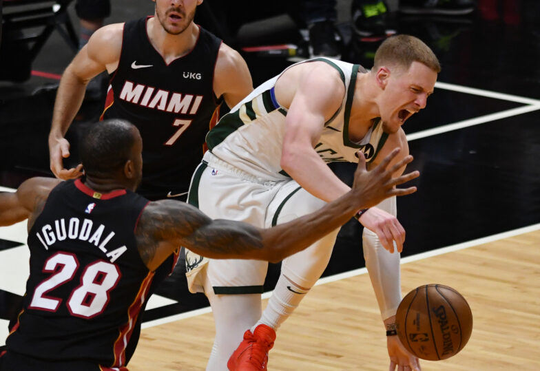 DiVincenzo exits Bucks-Heat Game 3 with left foot contusion | NBA.com