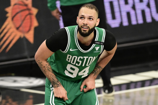 美媒預測湖人下賽季14人陣容!5大新援有望加盟,3換1求購Conley?-黑特籃球-NBA新聞影音圖片分享社區