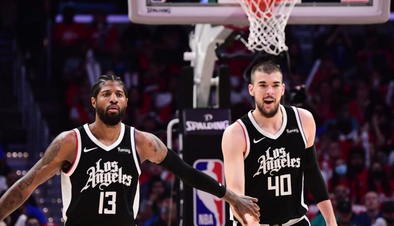 只打7分鐘又被棄用,朗多打的太難受!NBA名嘴怒斥:趕緊換下他!-黑特籃球-NBA新聞影音圖片分享社區