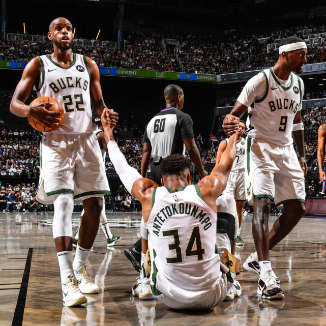 僅得18+11，字母哥又一次被杜蘭特完爆，賽後Frye這番點評更是虐心：他只是個健身男！-黑特籃球-NBA新聞影音圖片分享社區