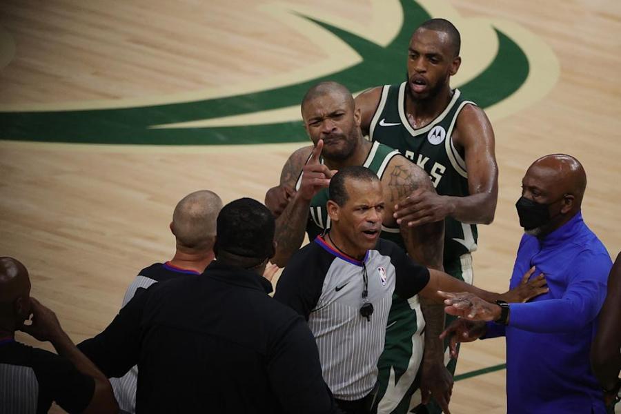 NBA playoffs: Kevin Durant&#39;s bodyguard shoves P.J. Tucker