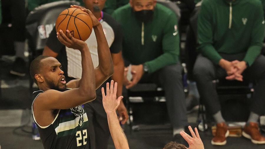 Middleton breaks out as Bucks force Game 7 vs. Nets | theScore.com