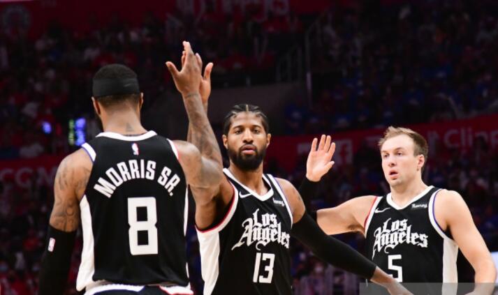 不愧戰術鬼才！盧指導用4個妙招助快艇扳回一局，連續兩輪逆轉並非運氣！-黑特籃球-NBA新聞影音圖片分享社區