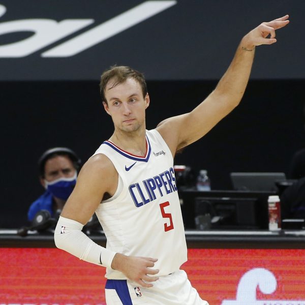 4年6400萬終於用了！快艇Kennard系列賽首次進入正常輪換！-黑特籃球-NBA新聞影音圖片分享社區